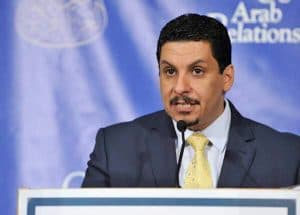 الحكومة اليمنية تنفي مزاعم حوثية حول وجود حصار في البلاد