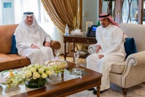سفير المملكة لدى مصر يزور القنصلية العامة في الإسكندرية