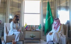 سمو وزير الخارجية يلتقي نظيرته الكولومبية