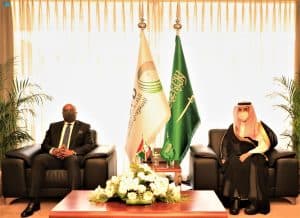 الرئيس التنفيذي للصندوق السعودي للتنمية يلتقي وزير خارجية بوروندي