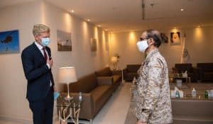 نائب رئيس هيئة الأركان قائد القوات المشتركة المكلف يستقبل المبعوث الخاص للأمم المتحدة إلى اليمن