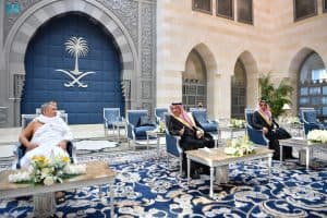 رئيس جمهورية تتارستان يصل إلى جدة