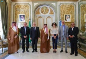 وزير الخارجية يلتقي بنائب رئيس مجلس الوزراء وبوزير الدفاع في جمهورية الأرجنتين