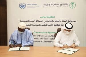 وزير “البيئة” يوقع اتفاقية تعاون مع الأمم المتحدة لتنفيذ المبادرة العالمية للحد من تدهور الأراضي ومكافحة التصَحُّر