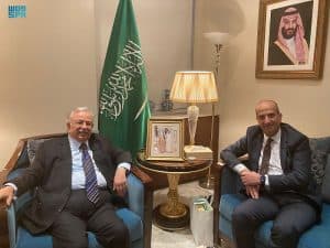 المعلمي يناقس مع نظيره المصري القضايا الراهنة على الساحة الدولية