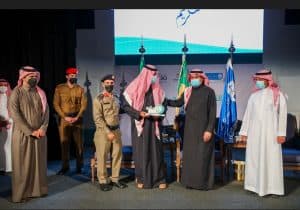 رئيس جامعة الملك سعود ومساعد مدير الدفاع المدني بمنطقة الرياض يحتفيان بيوم التطوع السعودي والعالمي