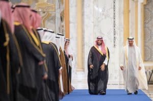 ولي العهد يصل إلى الإمارات ويعقد جلسة مباحثات رسمية مع ولي عهد أبو ظبي