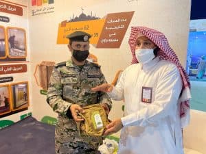 الشؤون الإسلامية بجازان تقدم حقيبة “المرابطين” لرجال الأمن بمهرجان البن الخولاني التاسع