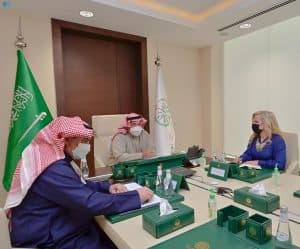 مساعد وزير الدفاع للشؤون التنفيذية يلتقي بوفد من المجلس الأطلسي