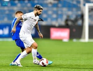 الهلال يهزم الشباب بخماسية نظيفة
