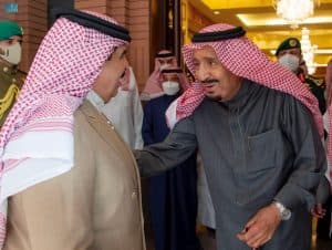 خادم الحرمين الشريفين يستقبل ملك مملكة البحرين ويقيم مأدبة غداء تكريماً لجلالته