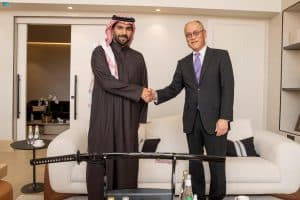 سمو وزير الثقافة يلتقي سفير اليابان