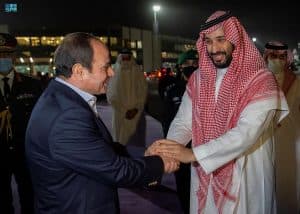 الرئيس المصري يغادر الرياض وسمو ولي العهد في مقدمة مودعيه