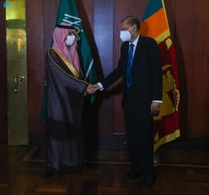سمو وزير الخارجية يلتقي نظيره السريلانكي ويعقدان جلسة مباحثات رسمية