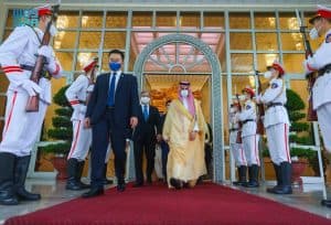 دولة رئيس وزراء جمهورية فيتنام يستقبل سمو وزير الخارجية