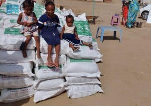 توزيع 197 سلة غذائية رمضانية بالسودان