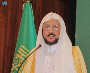 تدشين برامج خادم الحرمين الشريفين للتفطير وتوزيع التمور والمصاحف في إندونيسيا
