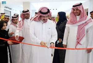 أمير عسير يفتتح معرض “ريشة طيف” ويدشن مقر جمعية أسر التوحد بأبها