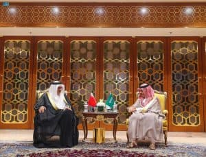 وزير الخارجية بحث مع نظيره البحريني مستجدات الأحداث