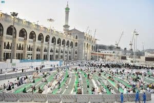 3 ملايين وجبة إفطار صائم بالمسجد الحرام خلال 20 يوماً من رمضان