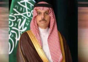 وزير الخارجية يهنئ القيادة بمناسبة عيد الفطر
