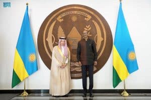 رئيس رواندا يستقبل المستشار أحمد قطان