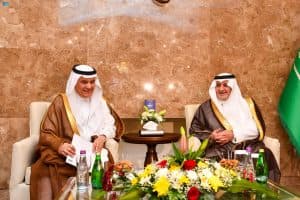 سمو أمير تبوك يستقبل وزير البيئة والمياه والزراعة