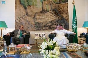 الخريجي يستقبل نائب الأمين العام للشؤون السياسية بجهاز العمل الخارجي بالاتحاد الأوروبي