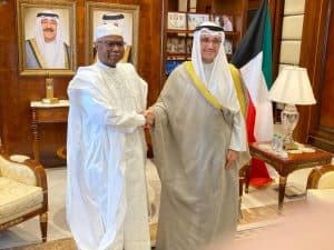 أمين منظمة التعاون الإسلامي يعقد جلسة مباحثات مع وزير خارجية الكويت