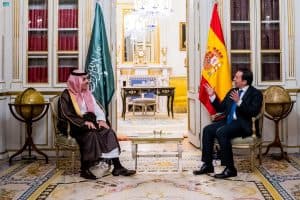 سمو وزير الخارجية يلتقي وزير خارجية مملكة إسبانيا