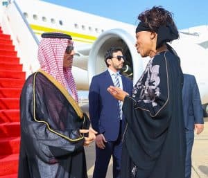 سمو وزير الخارجية يصل السنغال في زيارة رسمية