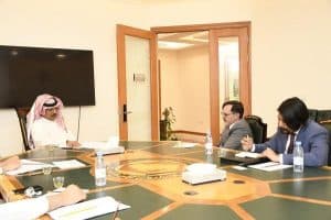 الدكتور عبدالعزيز العويشق يجتمع مع نائب رئيس بعثة السفارة الأمريكية لدى المملكة