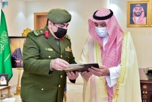 أمير نجران يطّلع على تقرير تطوير بيئة العمل بجوازات المنطقة