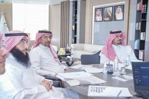 نائب أمير منطقة الحدود الشمالية يلتقي بوزير الصناعة والثروة المعدنية