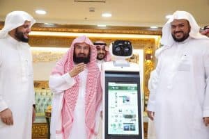 التقنية الذكية تتصدر .. رئاسة شؤون الحرمين تدشن روبوت “التلاوات والخطب والأذان”