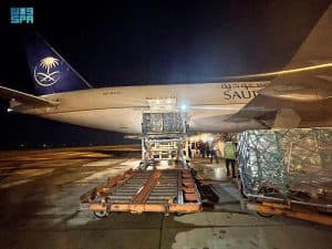 وصول أولى طلائع الجسر الجوي السعودي لإغاثة متضرري السيول والأمطار في باكستان
