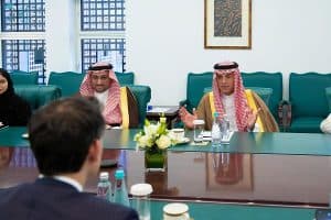 وزير الدولة للشؤون الخارجية يلتقي وفدًا من أعضاء البرلمان الألماني