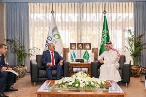 الرئيس التنفيذي للصندوق السعودي للتنمية يستقبل المبعوث الخاص لرئيس أوزبكستان