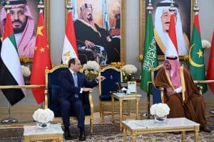 الرئيس المصري يصل إلى الرياض ورئيس الوزراء اللبناني إلى المدينة