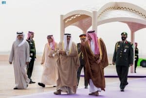 ولي عهد الكويت ورئيس مجلس السيادة السوداني يصلان إلى الرياض