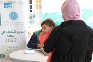 “إغاثي الملك سلمان” يوزع الكسوة الشتوية على 23.529 أسرة في الأردن