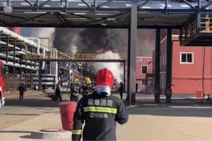 قتلى ومفقودون في انفجار مصنع كيماويات بالصين