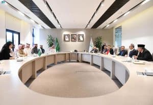 رئيس “الغذاء والدواء” يستقبل وزير التجارة الإندونيسي