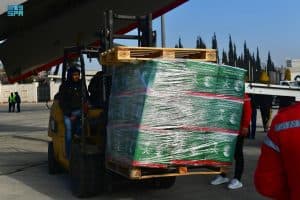 الطائرة السعودية التاسعة لإغاثة منكوبي الزلزال بسوريا تحط بمطار حلب الدولي