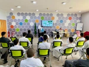 مكتب تعليم الروضة يحتفي بيوم العلم