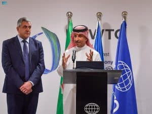 الخطيب يزورُ المكتبَ الإقليمي لمنظمة السياحة العالمية بالرياض