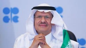 وزير الطاقة يلتقي نائب رئيس الوزراء الروسي ويبحثان آفاق التعاون المشترك