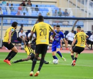 الاتحاد يهزم الفتح بخماسية ويتصدر