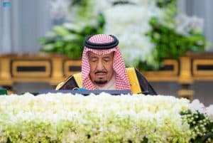 خادم الحرمين يهنئ المواطنين والمسلمين بشهر رمضان.. ويوجه بالسهر على راحة ضيوف الرحمن
