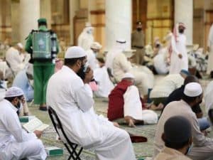 في أجواء مليئة بالروحانية والسكينة.. المسجد الحرام يستقبل أولى طلائع المعتكفين